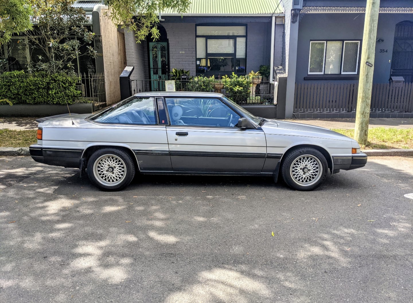 The 929 HB Coupe in two-tone silver